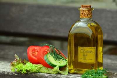 Image: organic olive oil with vegetables ethical consumer