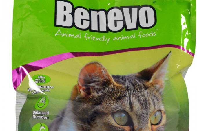 image: wholesale bag of benevo ethical cat food 