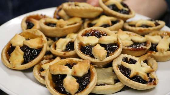 Plate of mince pies