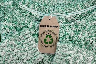 Jumper with label 'circular economy' 